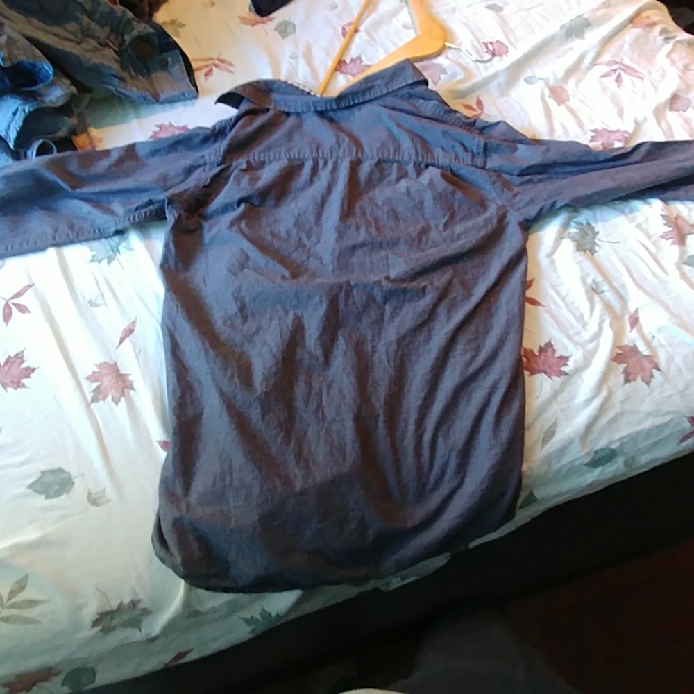 Shirt - Picture 3 of 4
